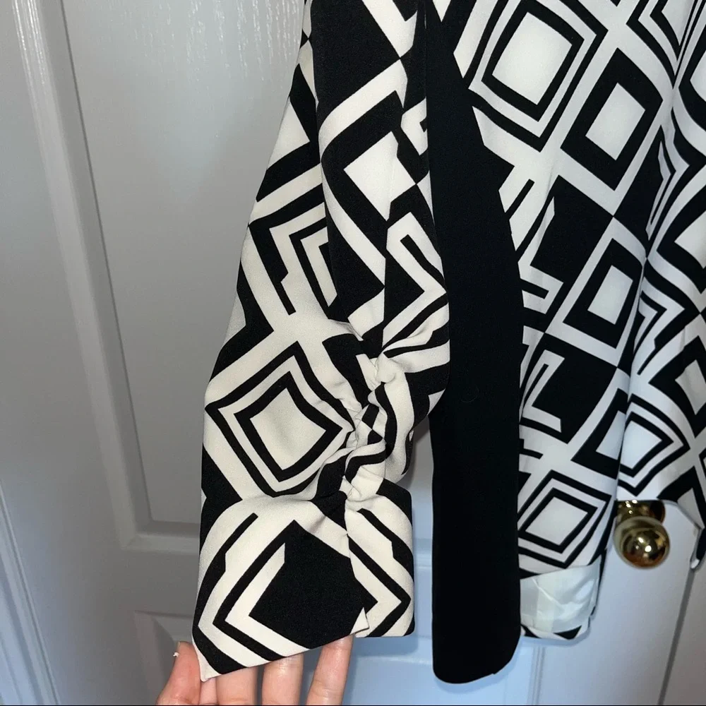 NWT Cartise Brand Patterned Blazer with Ruched Sleeves (Sold at Melanie Lyne) - Picture 4 of 6
